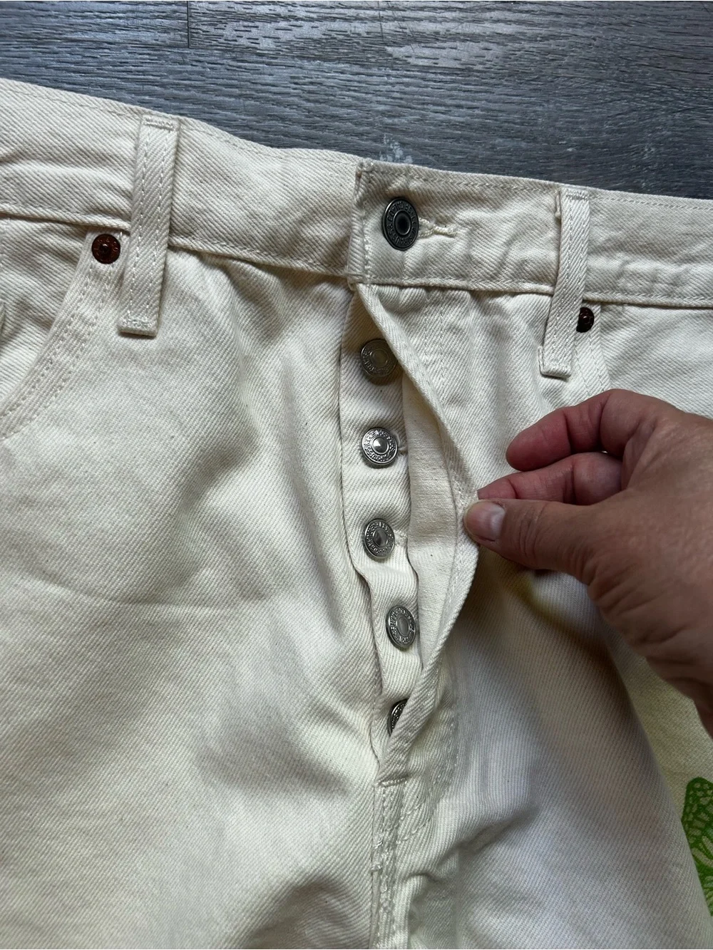 Levi’s 501 Button Fly Give Me Butterflies Cream High-Rise Denim Shorts Size 33